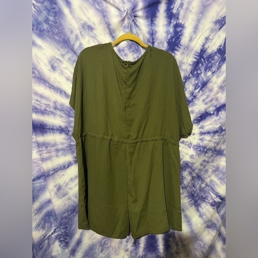 Shein Curve Women's Green Shorts Jumpsuit Size 2XL - Picture 6 of 9